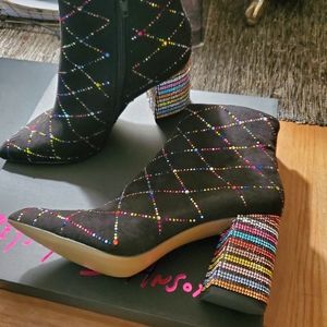 Betsy johnson kassie- multicolored booties